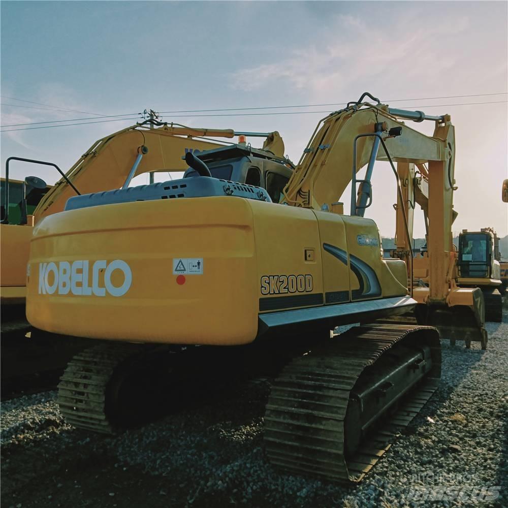 Kobelco SK200-8 Escavatori cingolati