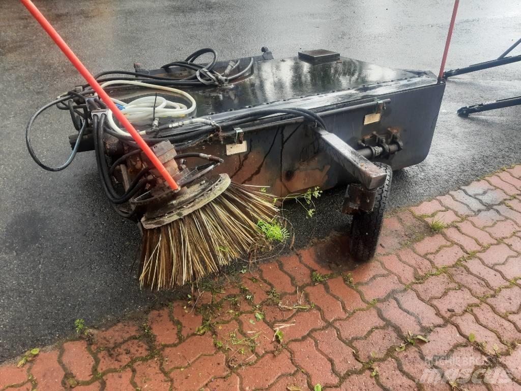 Reko Harjakone 180cm Spazzatrici