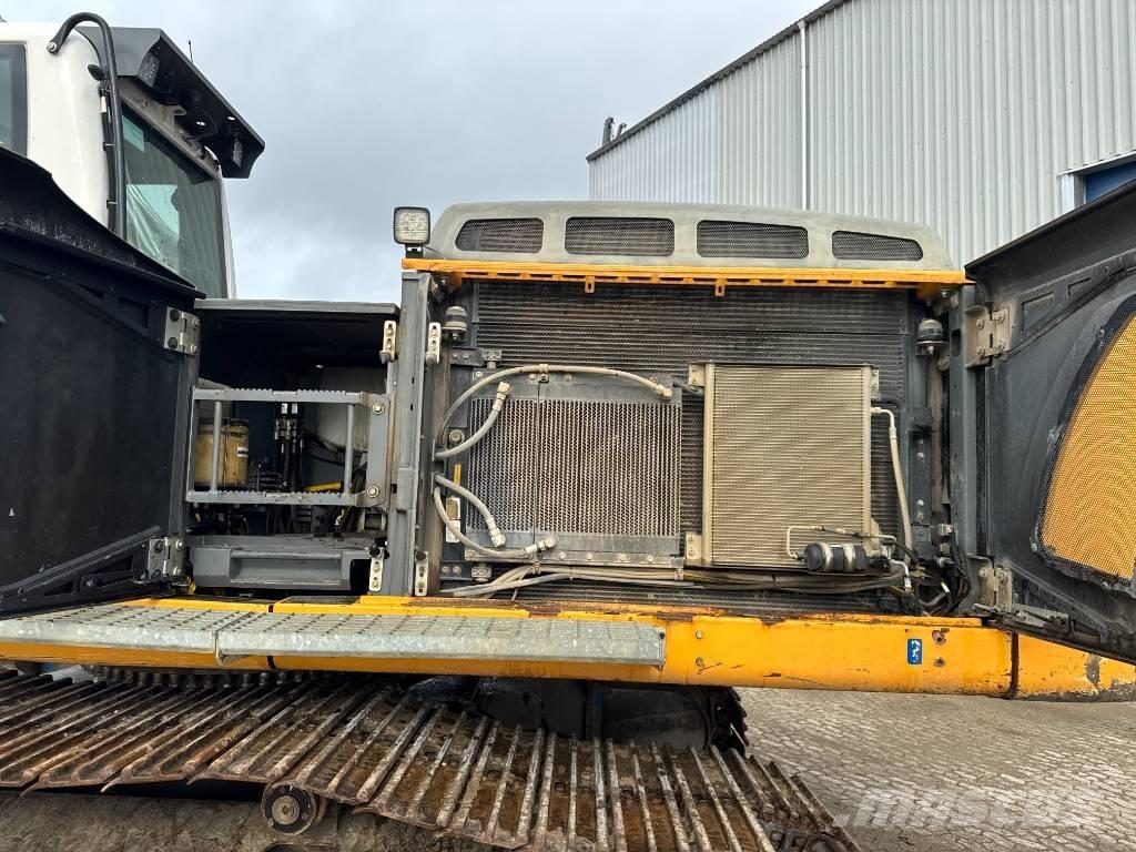 Liebherr R 946 Escavatori cingolati