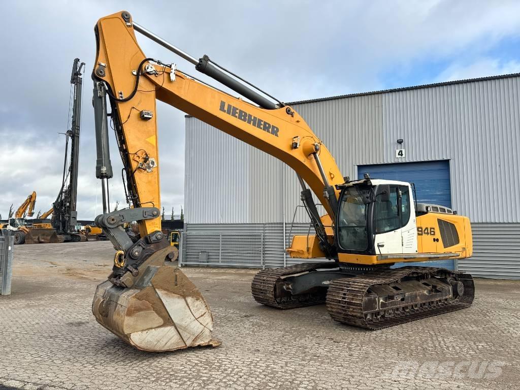Liebherr R 946 Escavatori cingolati