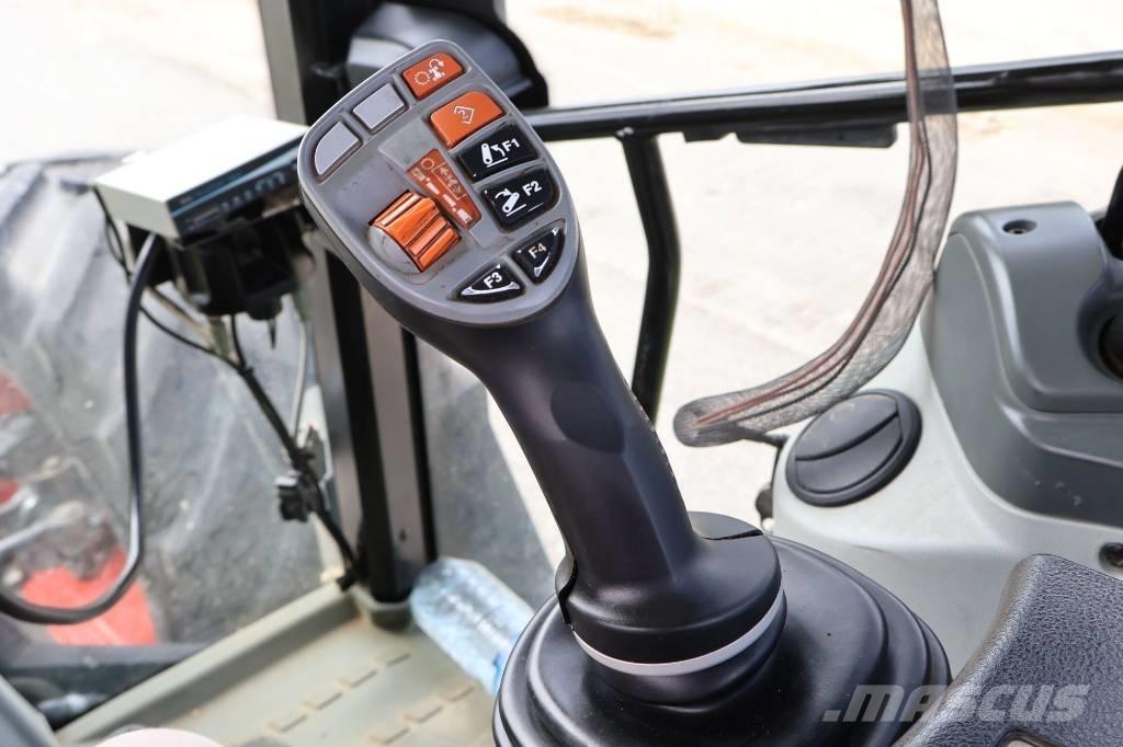 CLAAS Arion 460 Trattori
