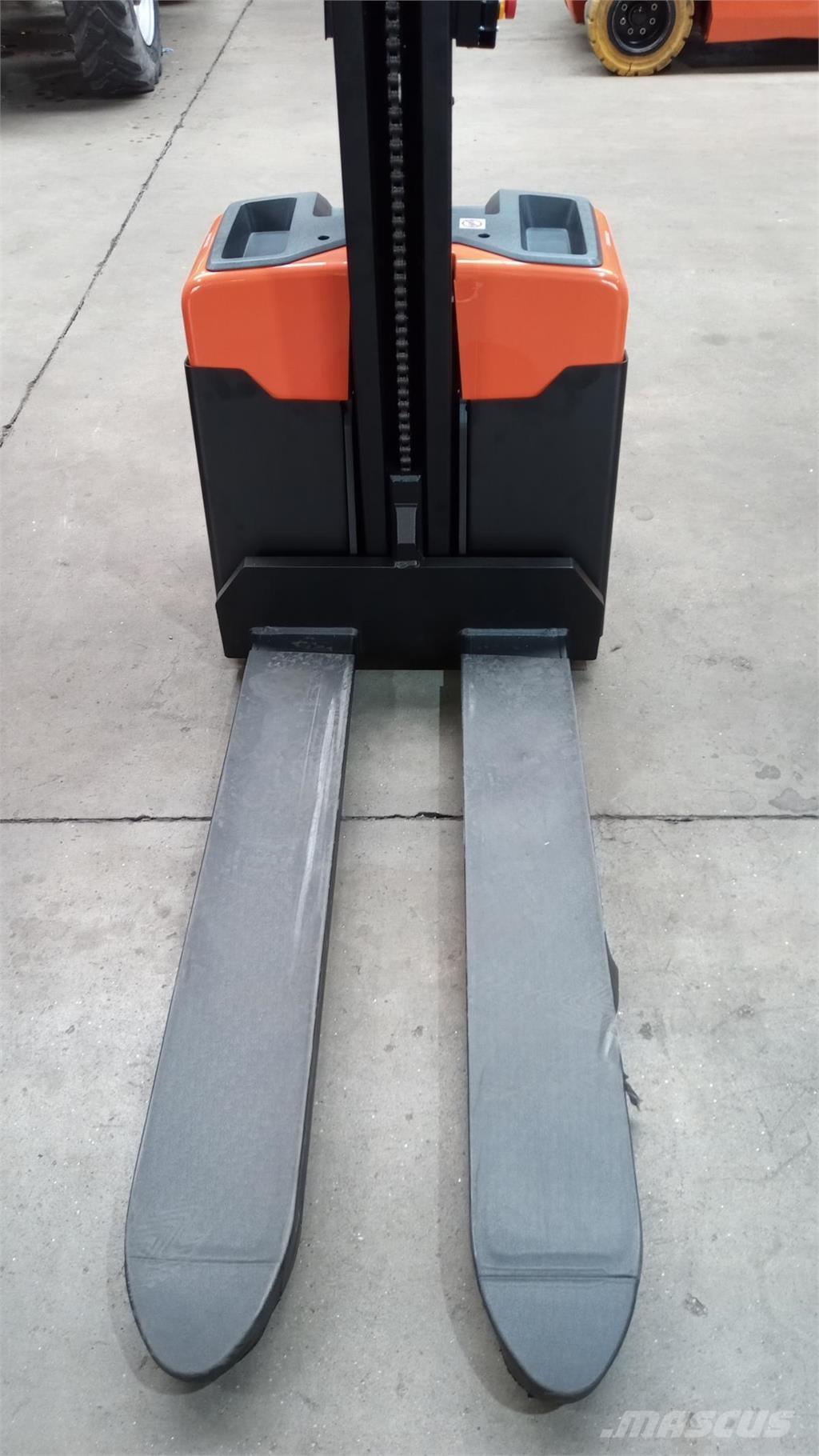 Toyota HWE100 Carelli stoccatori  automatici-usati