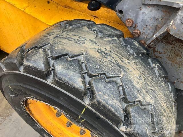 JCB 225 Mini Pale Gommate