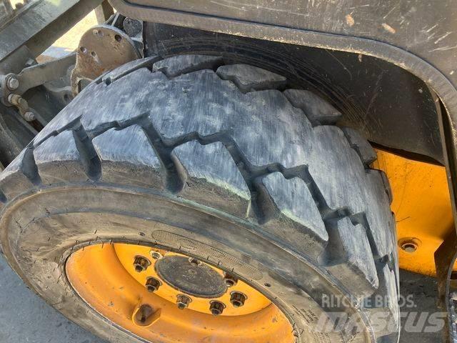 JCB 225 Mini Pale Gommate