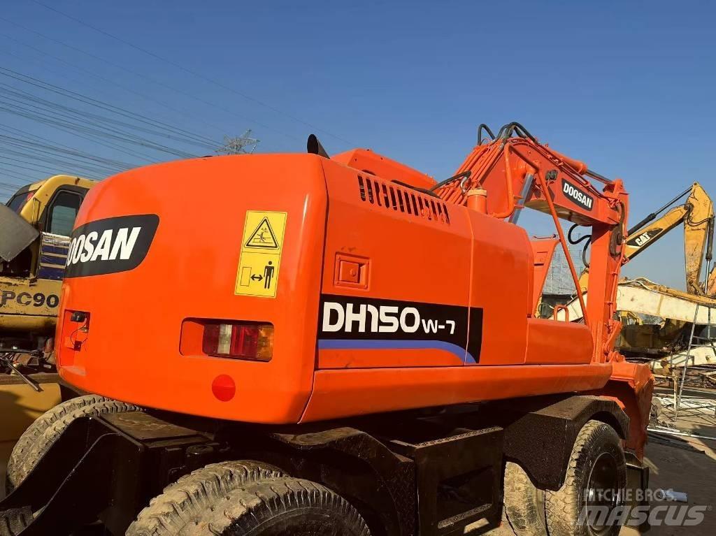 Doosan 150 W-7 Escavatori gommati