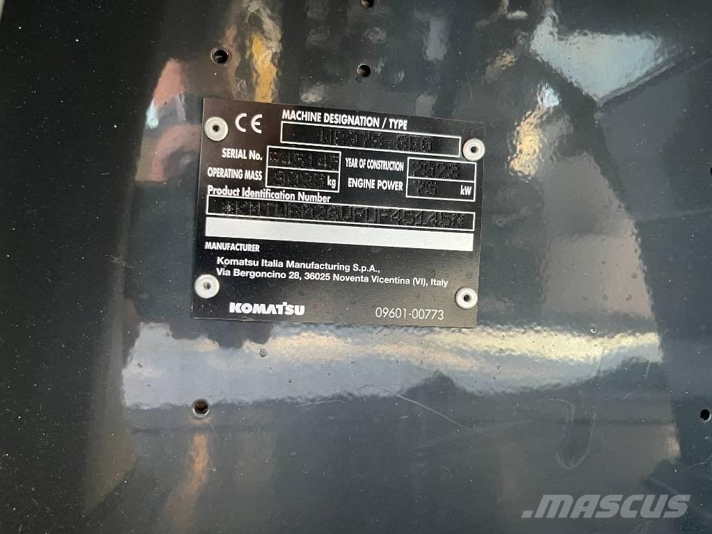 Komatsu WB 97 S-8 Terne