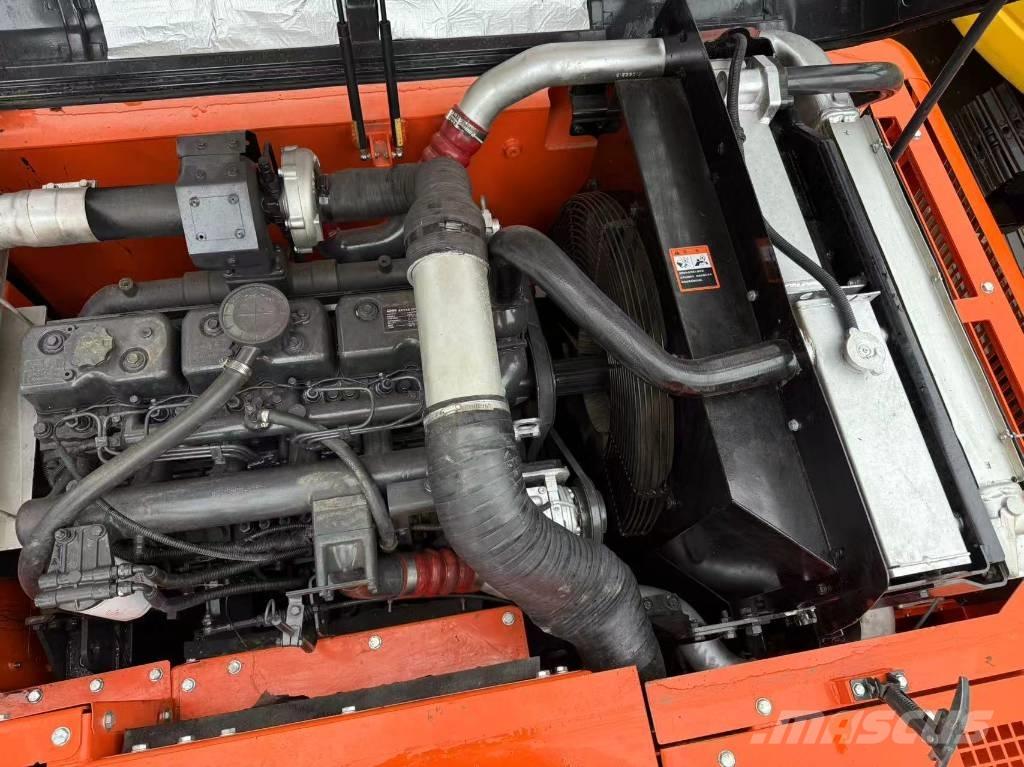 Doosan DX 225 Escavatori cingolati