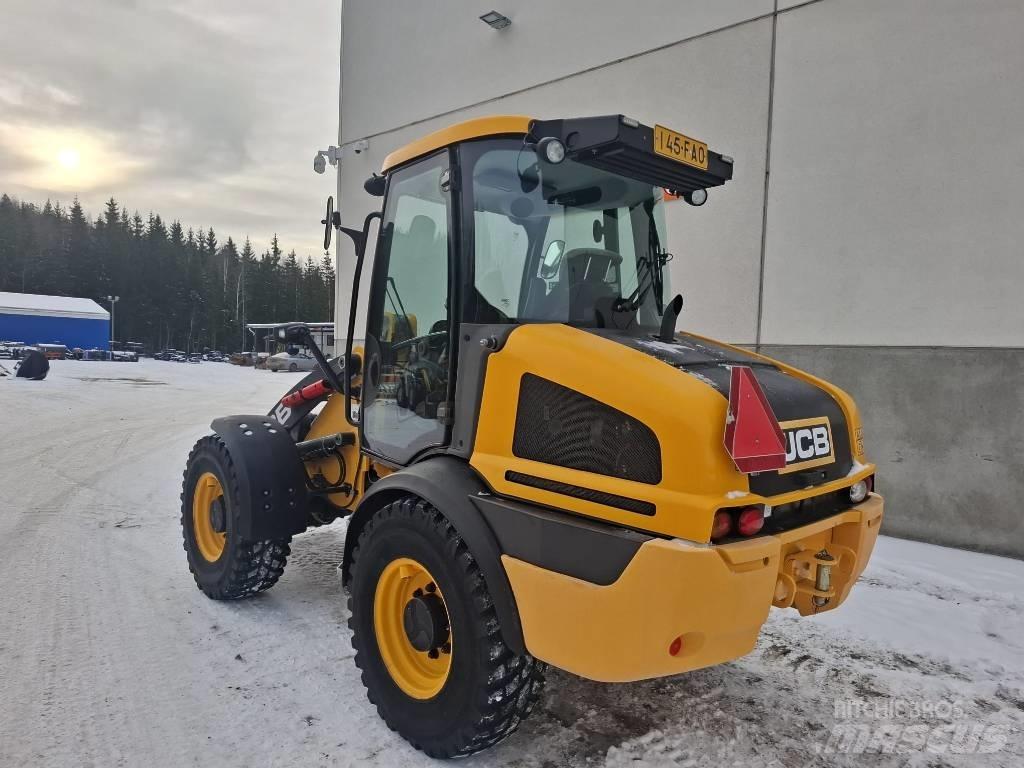 JCB 409 Pale gommate