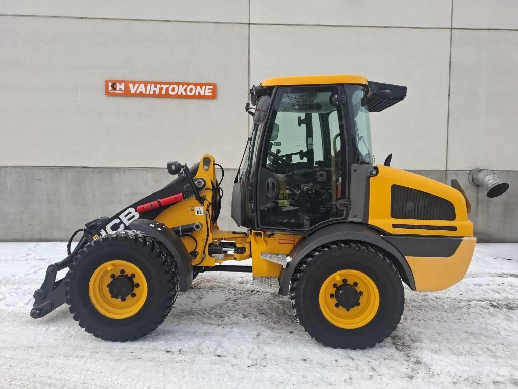 JCB 409 Pale gommate