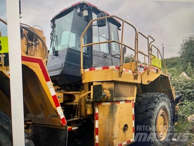 CAT 988 H Pale gommate