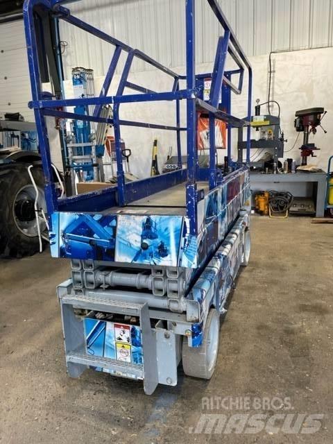 Haulotte Compact 8 Piattaforme a pantografo