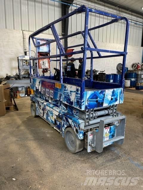Haulotte Compact 8 Piattaforme a pantografo