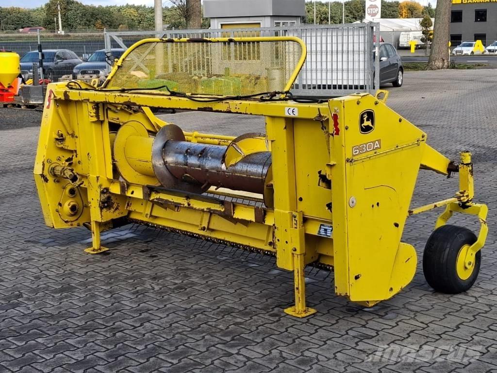 John Deere 630 A Trince semoventi