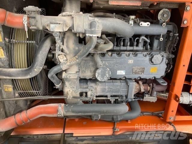 Doosan DX 225 LC-3 Escavatori cingolati