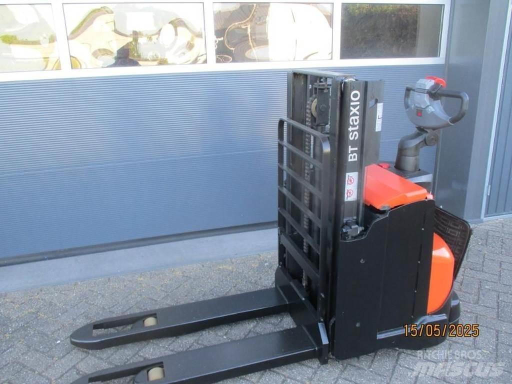BT SWE 200D Transpallet uomo a terra