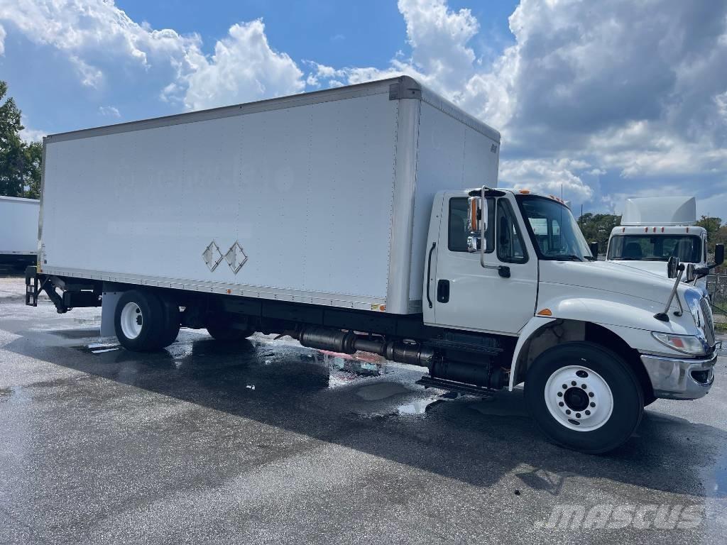 International 4300 Camion cassonati