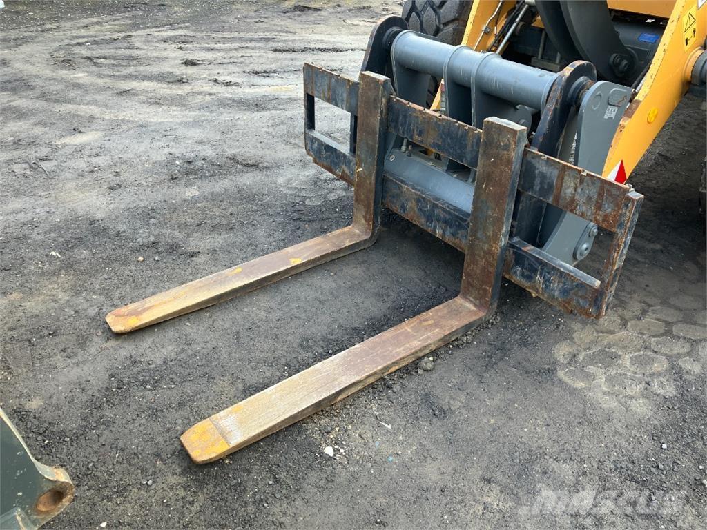 Liebherr L526 Pale gommate