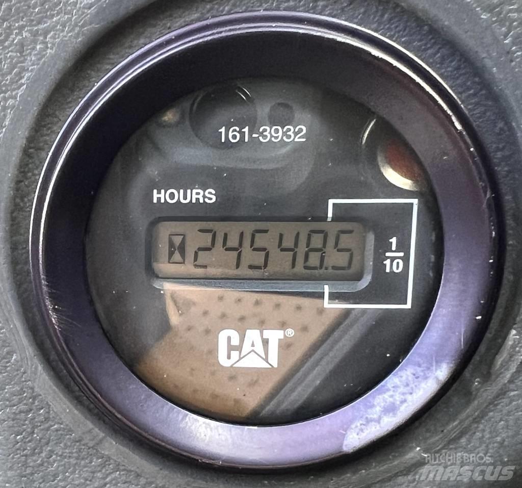CAT 938 G Pale gommate