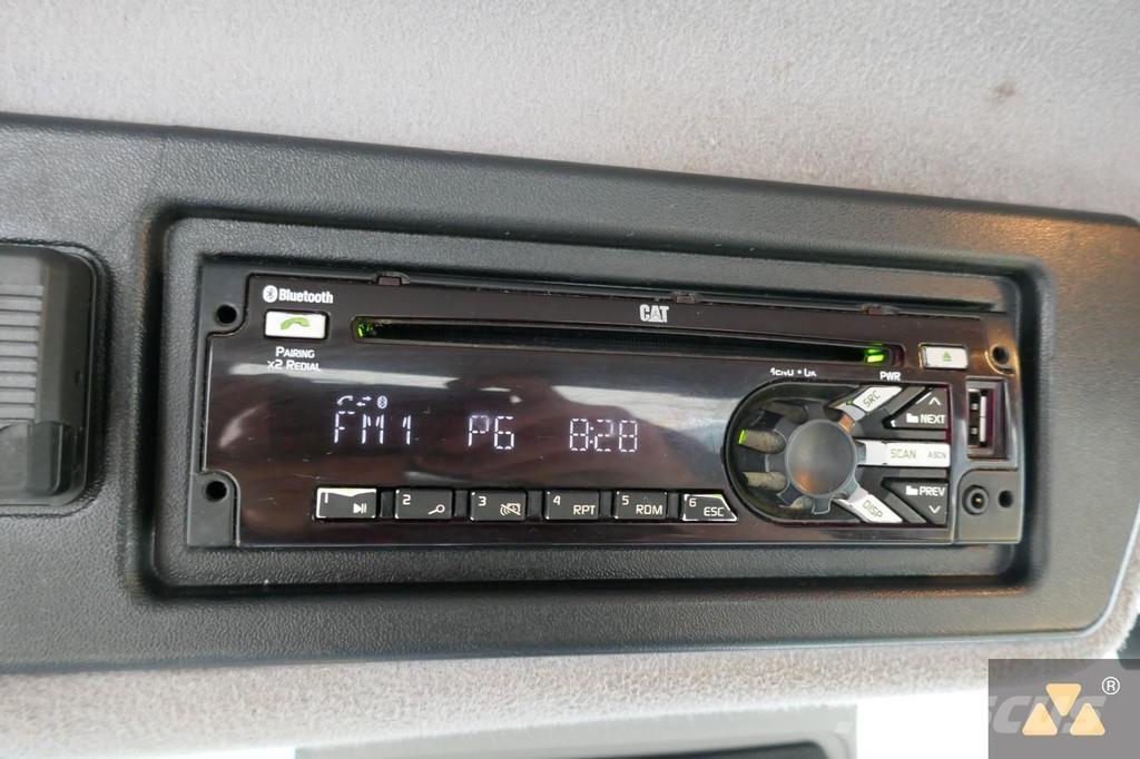 CAT 980M Pale gommate