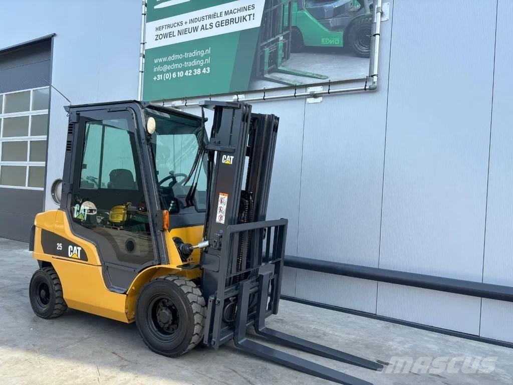 CAT GP25N Heftruck Carrelli elevatori GPL