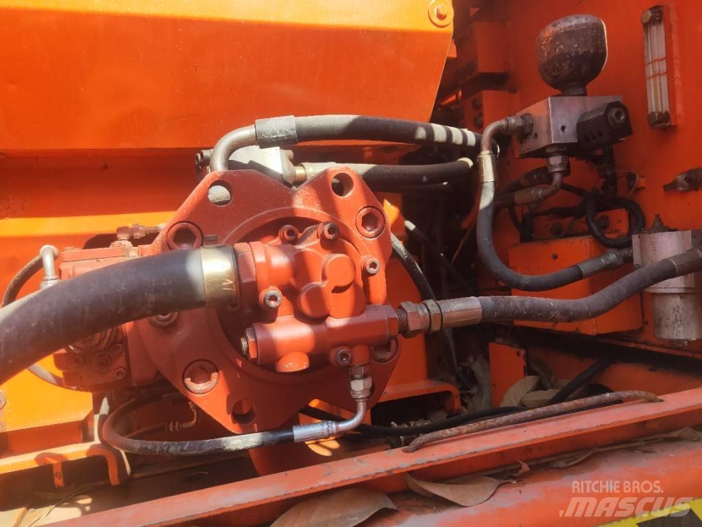 Doosan DH220LC-7 Escavatori cingolati