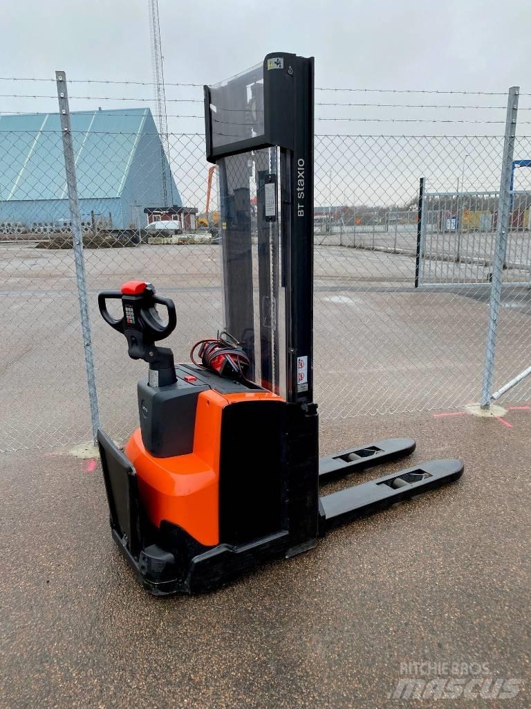 Toyota SWE120 Transpallet uomo a terra