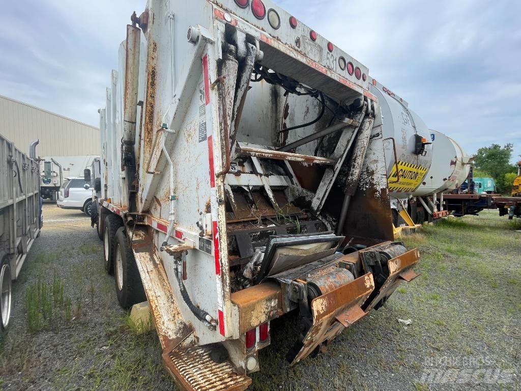 CCC LOW ENTRY Camion dei rifiuti