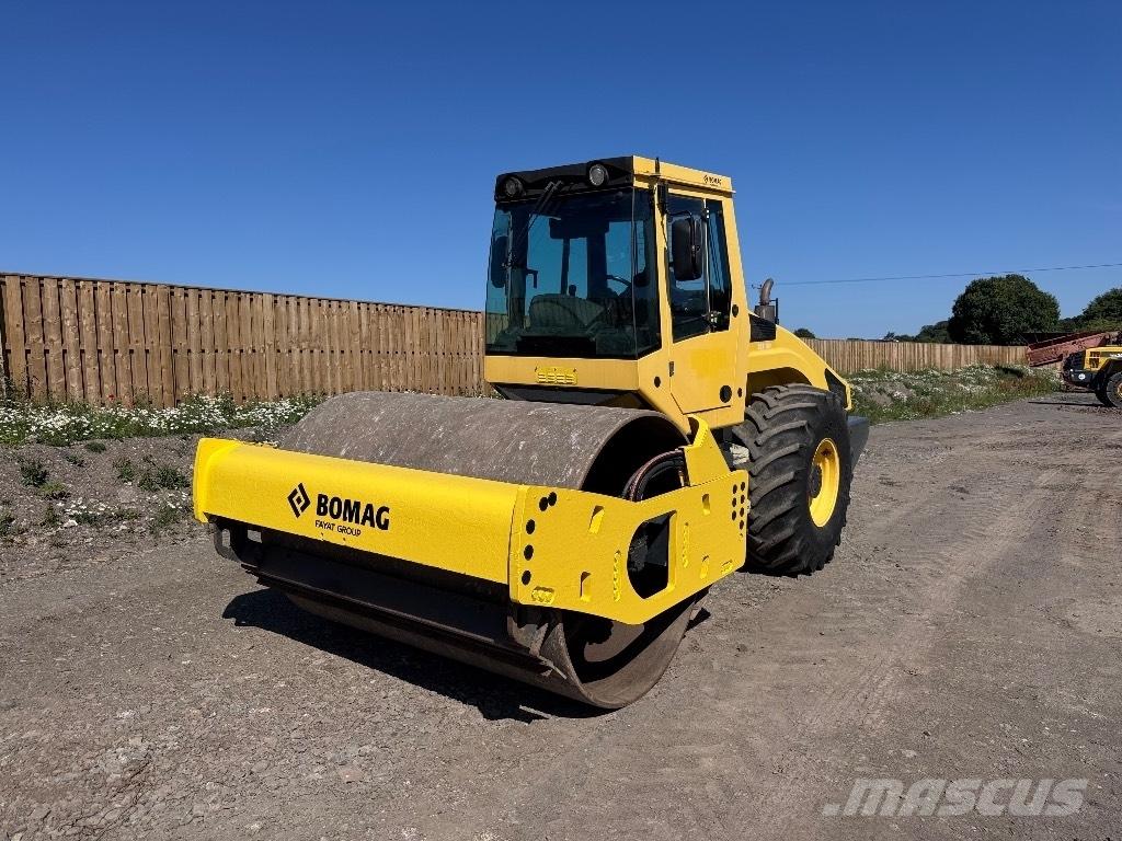 Bomag BW 213 D H-4 Rulli monotamburo