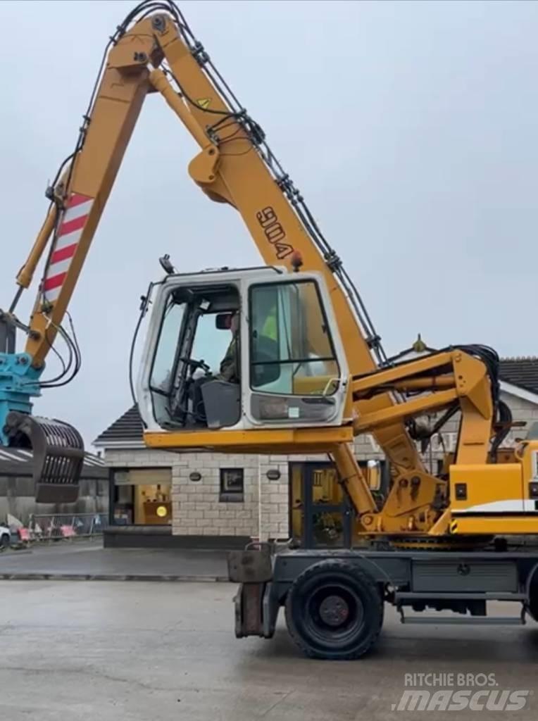 Liebherr A 904 C Movimentazione rifiuti