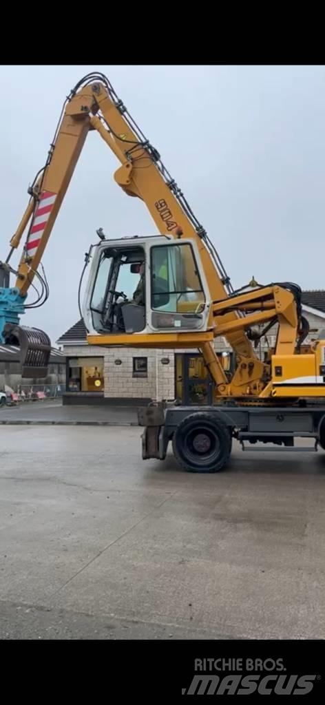 Liebherr A 904 C Movimentazione rifiuti