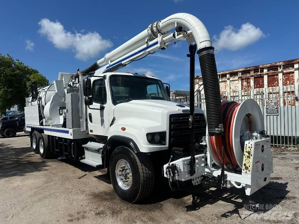 Freightliner 114 SD Camion autospurgo