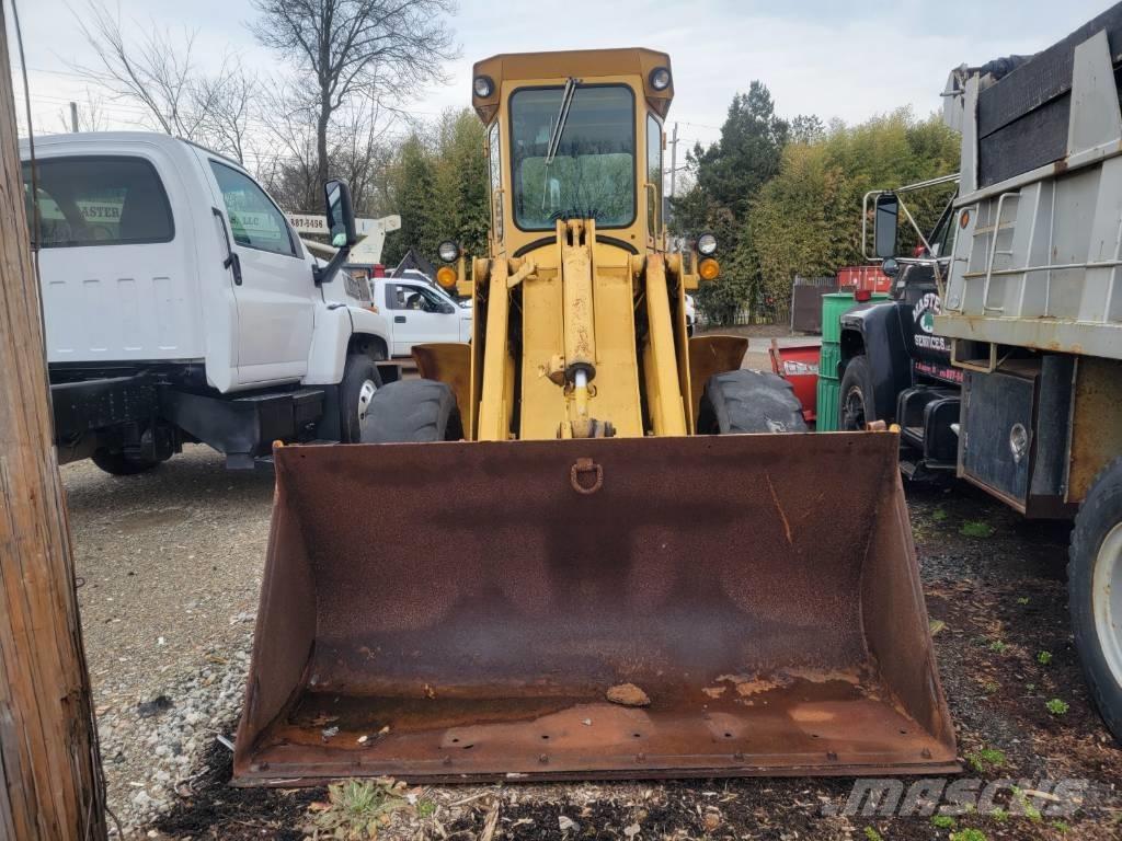 John Deere 444 A Pale gommate