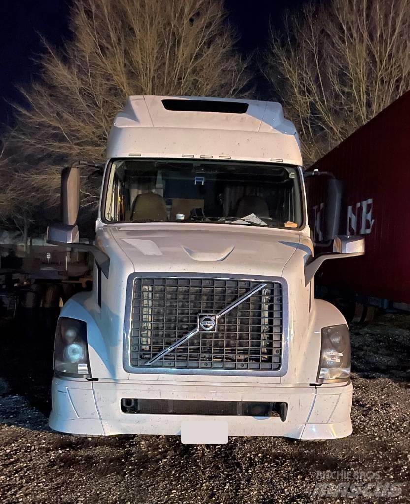 Volvo VNL 42 670 Motrici e Trattori Stradali