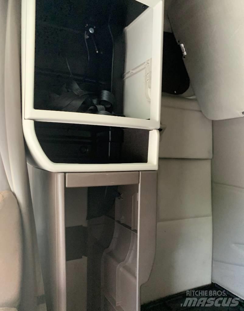 Volvo VNL 42 670 Motrici e Trattori Stradali