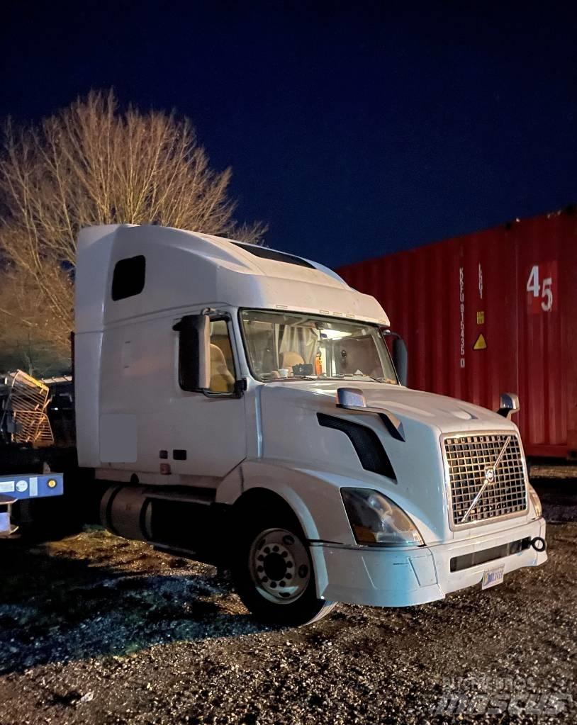 Volvo VNL 42 670 Motrici e Trattori Stradali