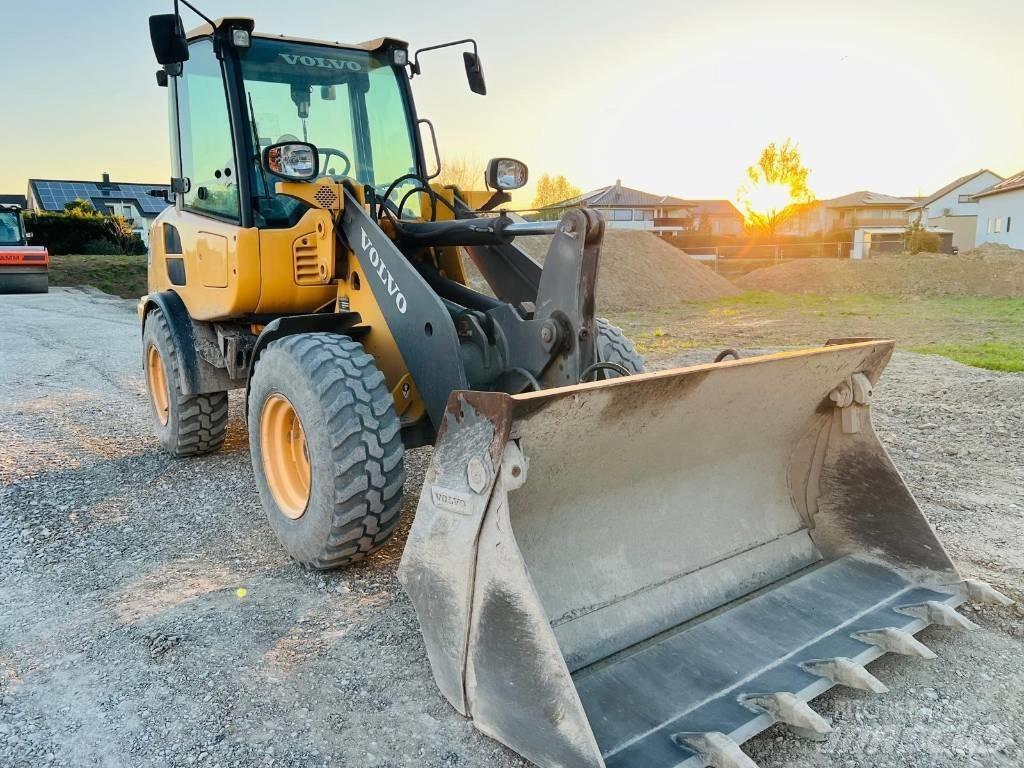 Volvo L25FZ Mini Pale Gommate