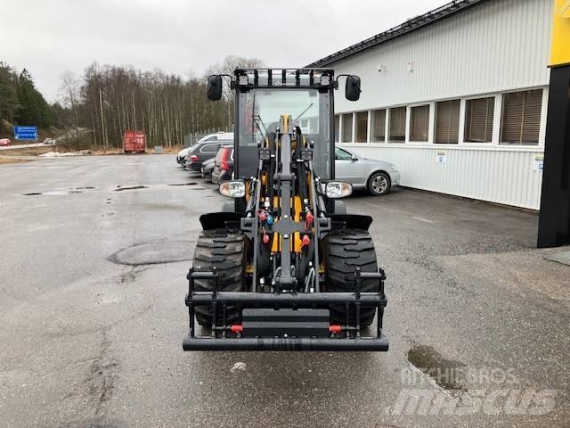 JCB 403 Plus Pale gommate