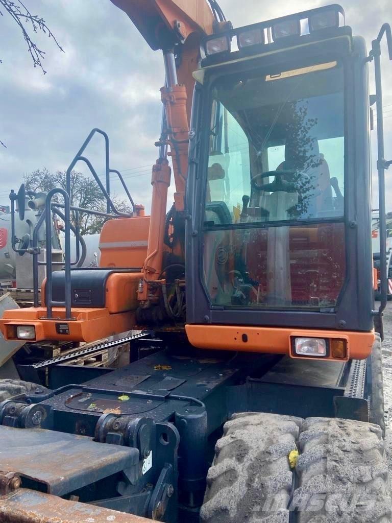 Doosan DX 160 W-3 Escavatori gommati