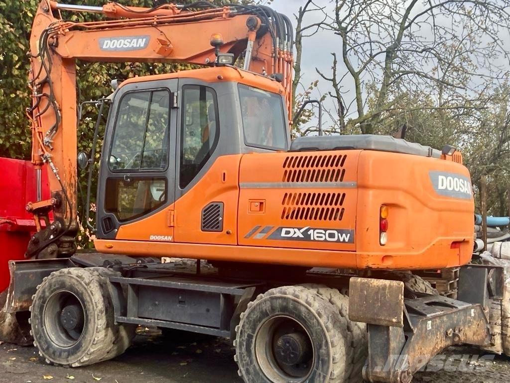 Doosan DX 160 W-3 Escavatori gommati
