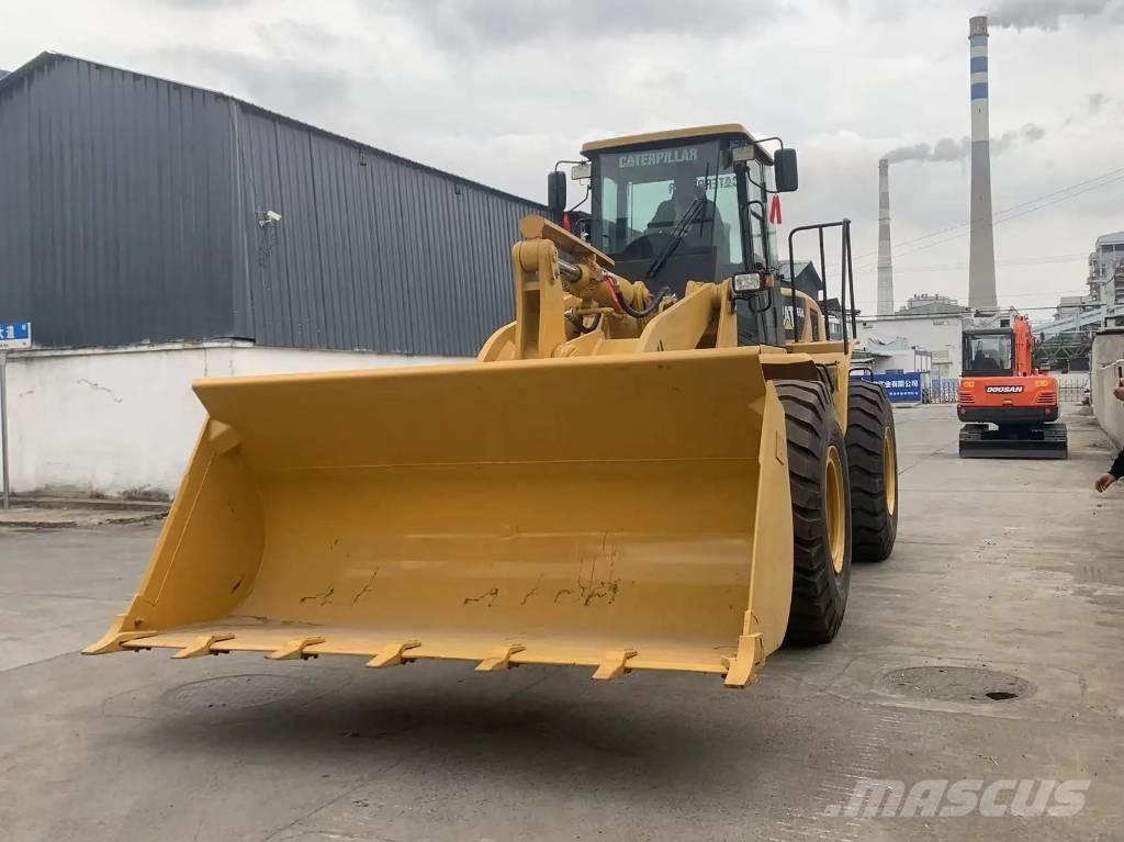 CAT 966H Pale gommate