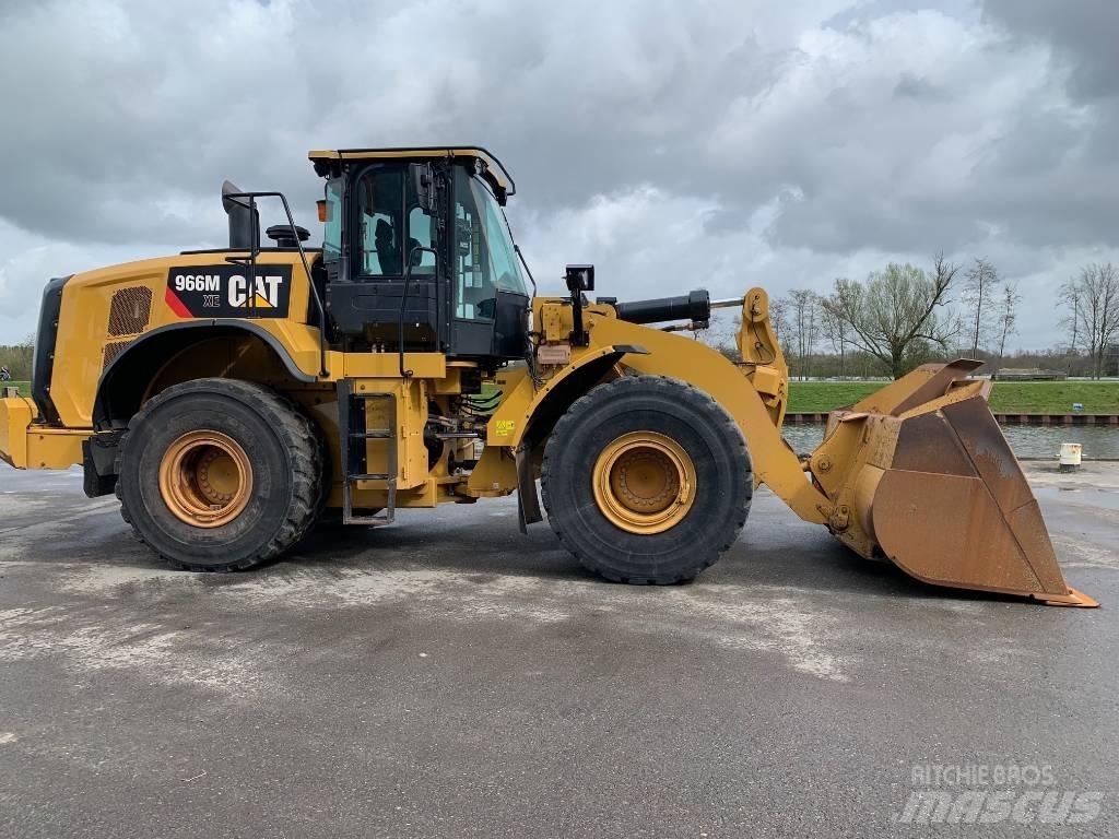 CAT 966 M XE Pale gommate