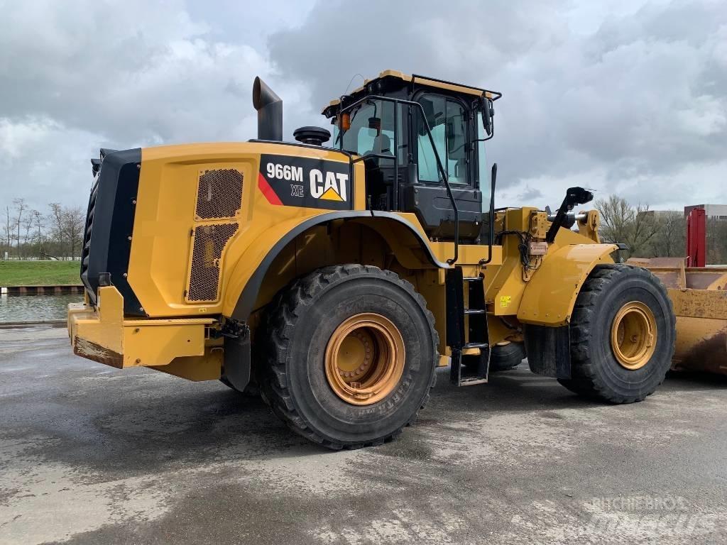 CAT 966 M XE Pale gommate