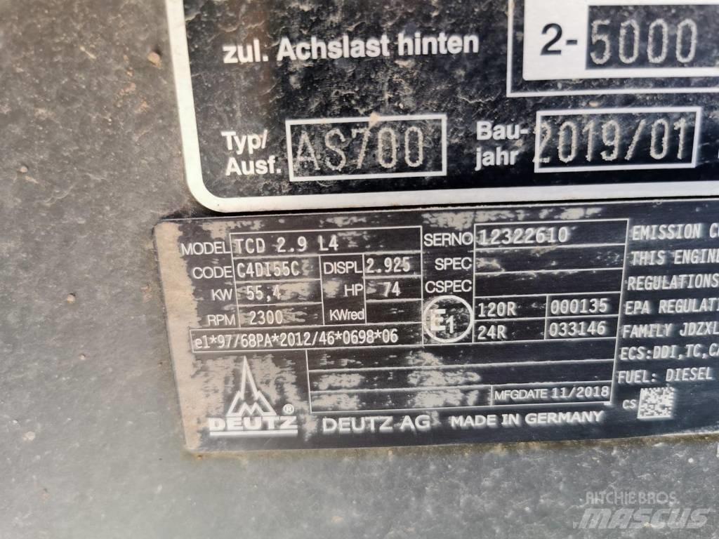 Mecalac AS 700 Pale gommate