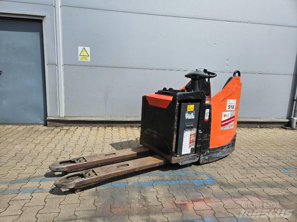 BT LPE250 Carrelli elevatori bassi a piattaforma