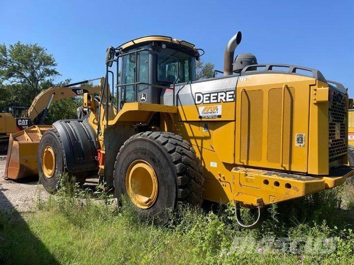 John Deere 824K-II Pale gommate