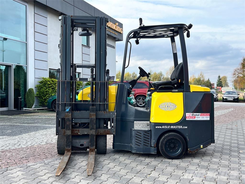 Aisle-Master 15NE Elevatore passaggio stretto