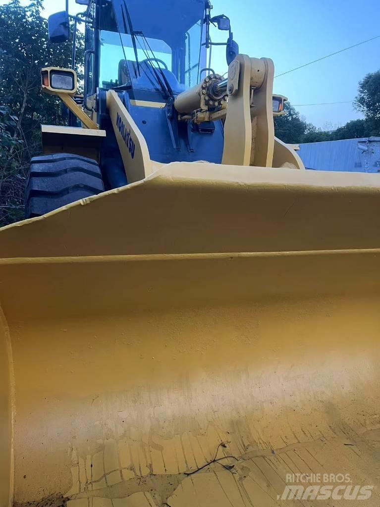 Komatsu WA 320 Pale gommate