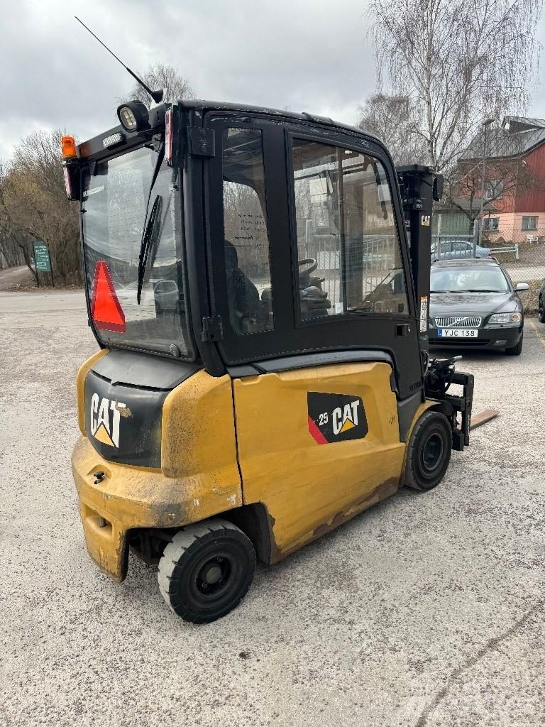 CAT EP25N Carrelli elevatori elettrici