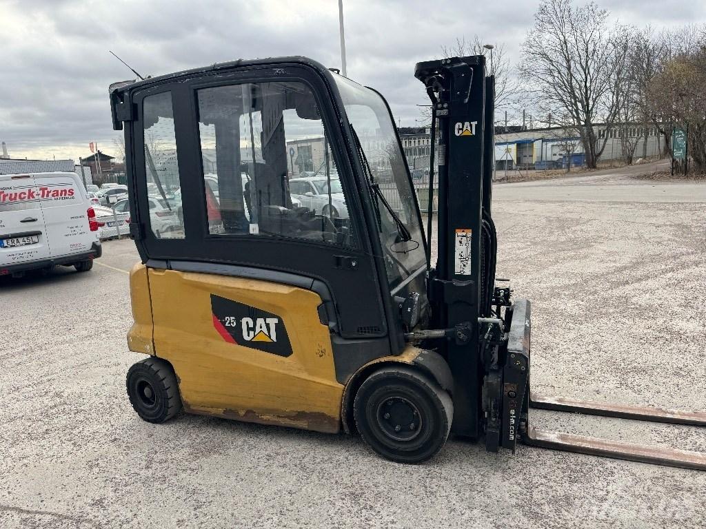 CAT EP25N Carrelli elevatori elettrici