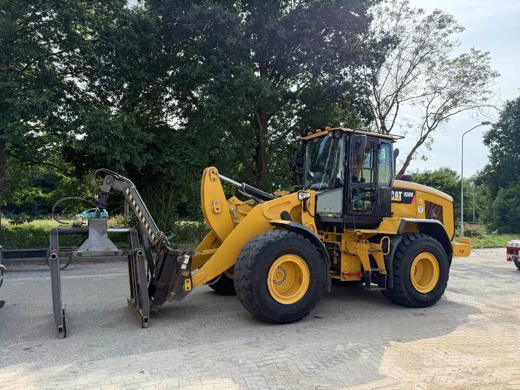 CAT 926M 4 Buckets Pale gommate